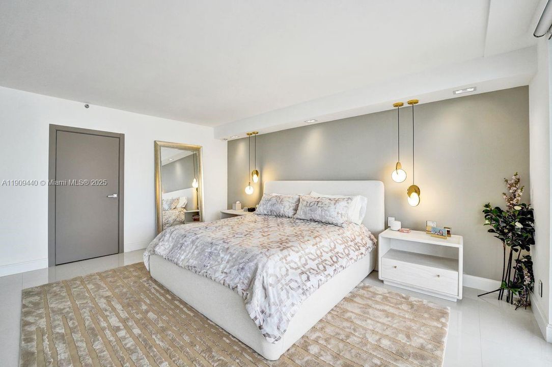 For Sale: $1,590,000 (4 beds, 2 baths, 2360 Square Feet)