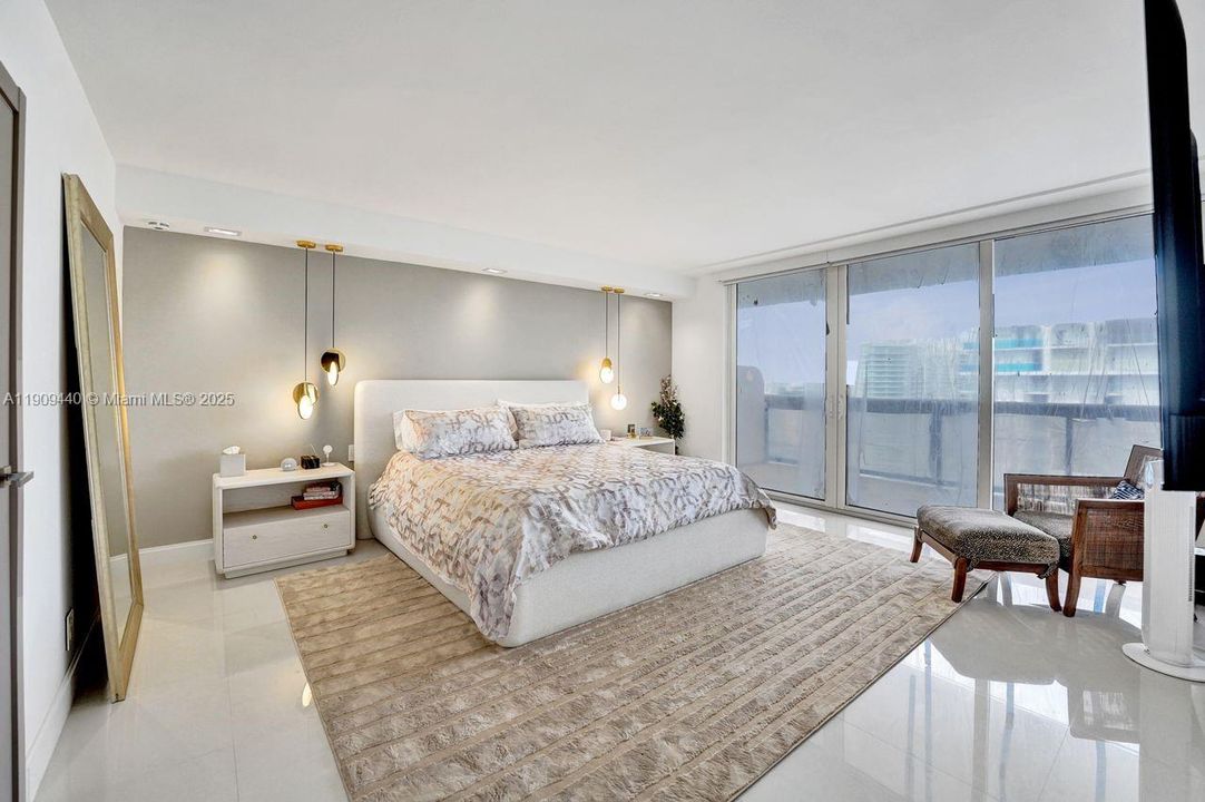 For Sale: $1,590,000 (4 beds, 2 baths, 2360 Square Feet)