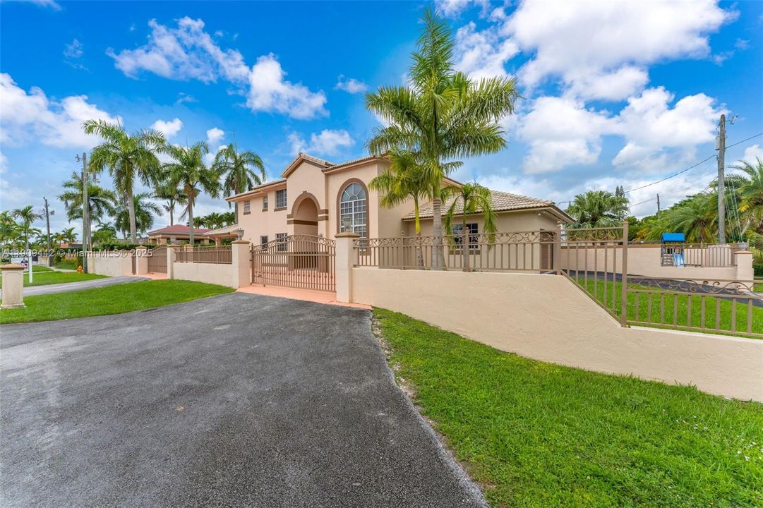 待售: $1,985,000 (5 贝兹, 4 浴室, 3441 平方英尺)