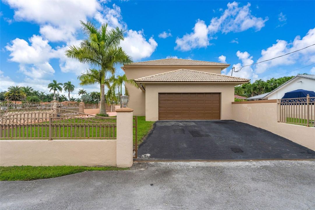 待售: $1,985,000 (5 贝兹, 4 浴室, 3441 平方英尺)