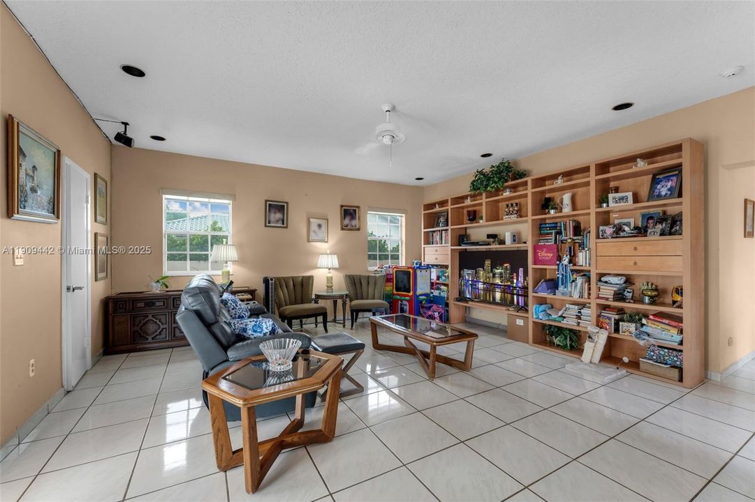 待售: $1,985,000 (5 贝兹, 4 浴室, 3441 平方英尺)