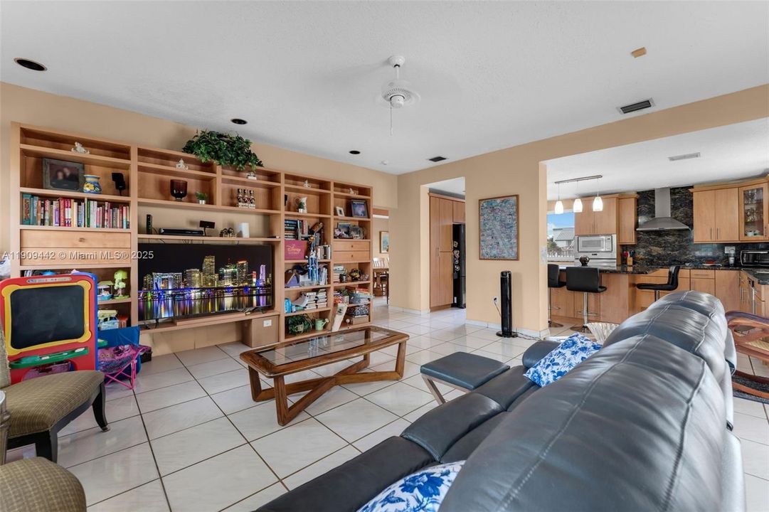 待售: $1,985,000 (5 贝兹, 4 浴室, 3441 平方英尺)