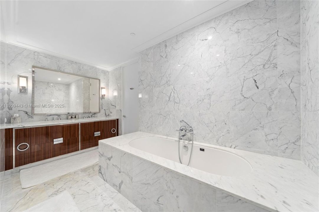 Active With Contract: $16,000 (2 beds, 2 baths, 1447 Square Feet)