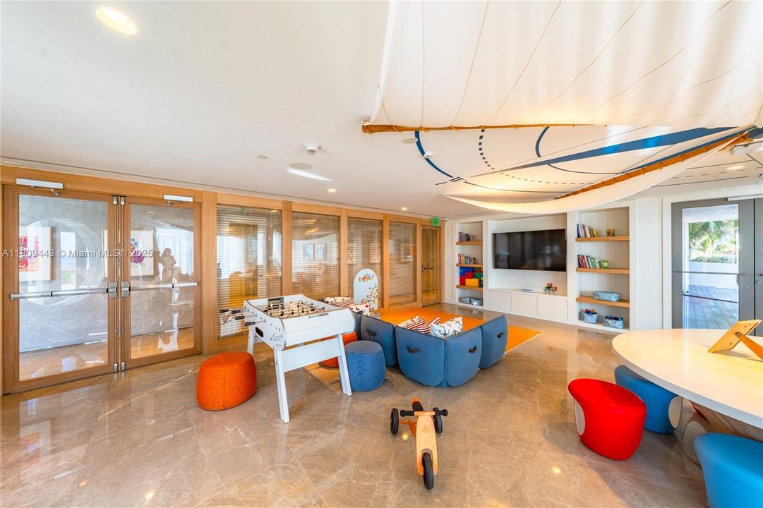 Active With Contract: $16,000 (2 beds, 2 baths, 1447 Square Feet)