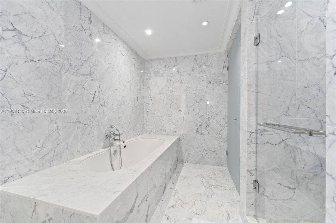 Active With Contract: $16,000 (2 beds, 2 baths, 1447 Square Feet)