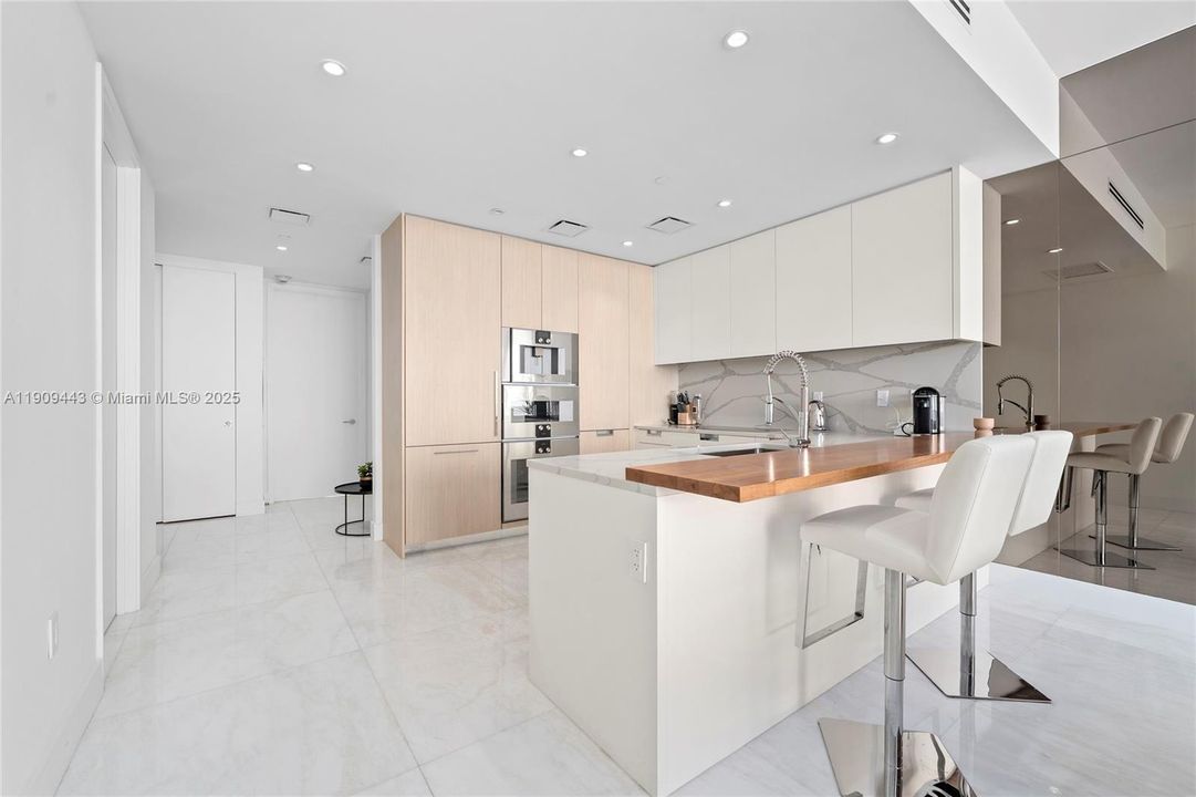 Active With Contract: $16,000 (2 beds, 2 baths, 1447 Square Feet)