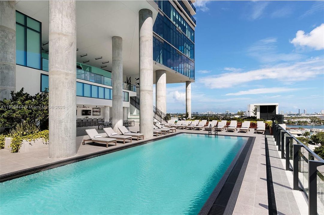 Active With Contract: $650,000 (0 beds, 1 baths, 357 Square Feet)