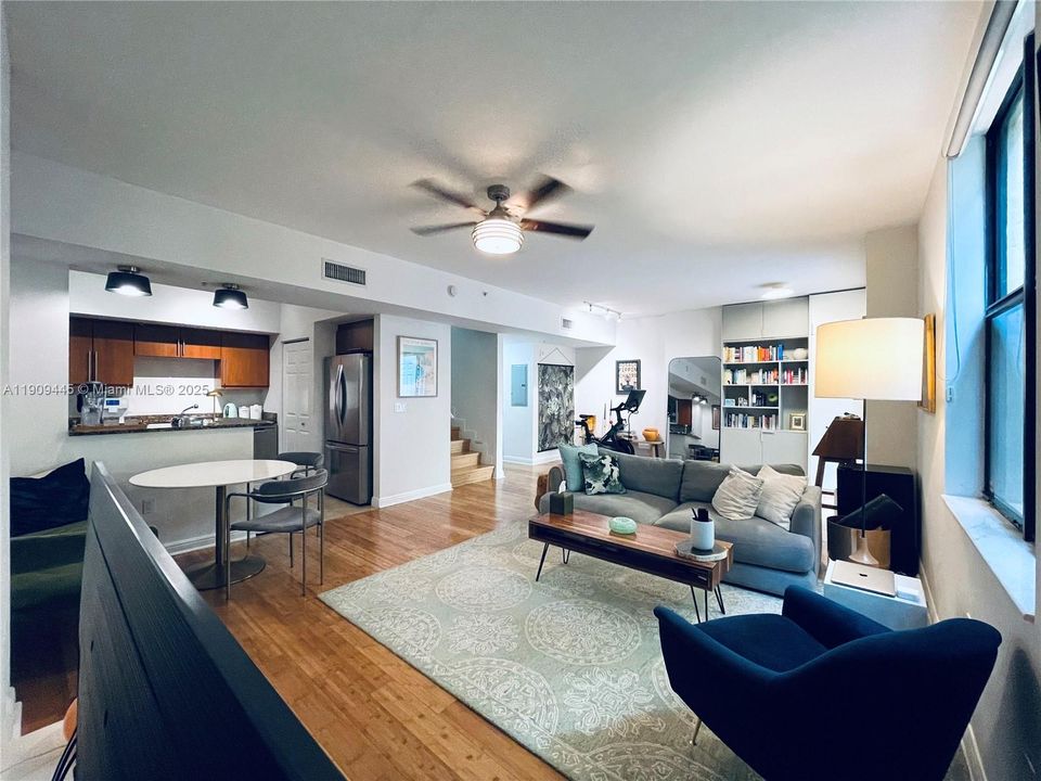 For Sale: $599,000 (2 beds, 2 baths, 1196 Square Feet)