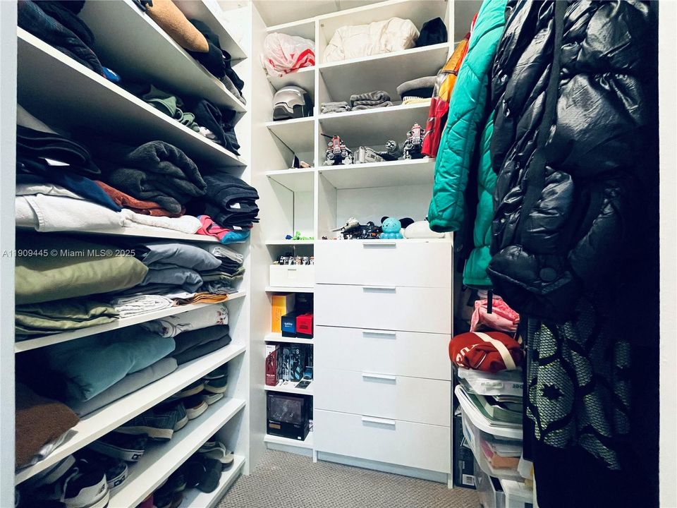 For Sale: $599,000 (2 beds, 2 baths, 1196 Square Feet)