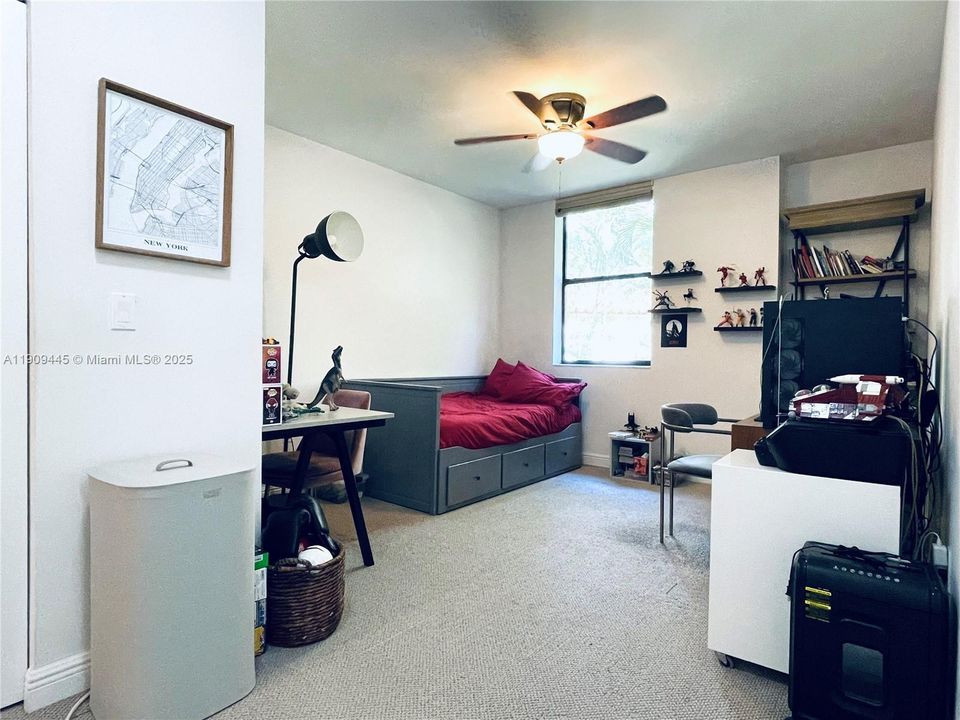 For Sale: $599,000 (2 beds, 2 baths, 1196 Square Feet)