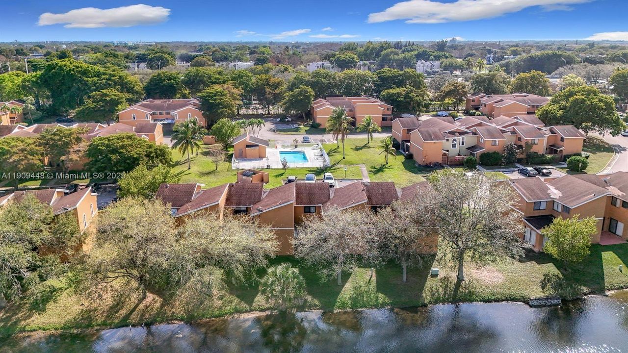 На продажу: $379,000 (2 спален, 2 ванн, 1723 Квадратных фут)