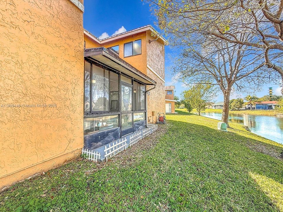 На продажу: $379,000 (2 спален, 2 ванн, 1723 Квадратных фут)