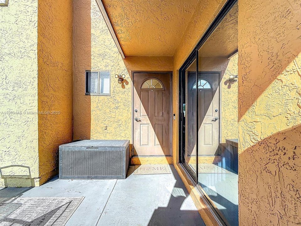 На продажу: $379,000 (2 спален, 2 ванн, 1723 Квадратных фут)