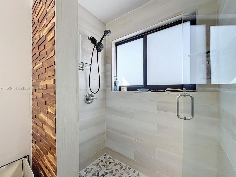 На продажу: $379,000 (2 спален, 2 ванн, 1723 Квадратных фут)