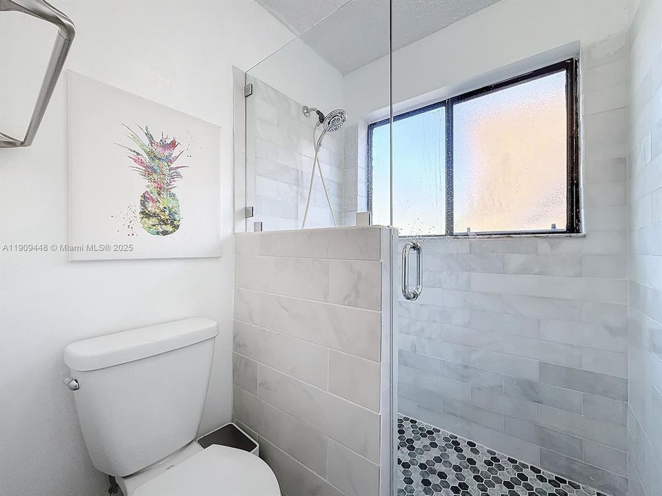 На продажу: $379,000 (2 спален, 2 ванн, 1723 Квадратных фут)