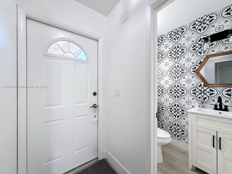 На продажу: $379,000 (2 спален, 2 ванн, 1723 Квадратных фут)