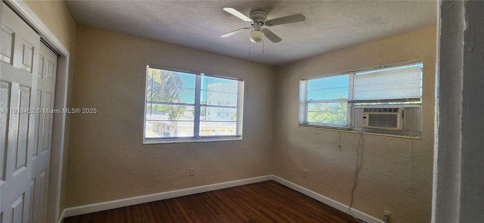 Active With Contract: $1,800 (2 beds, 1 baths, 4344 Square Feet)