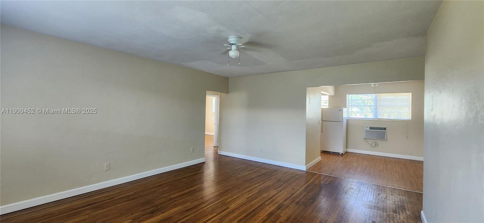 Active With Contract: $1,800 (2 beds, 1 baths, 4344 Square Feet)