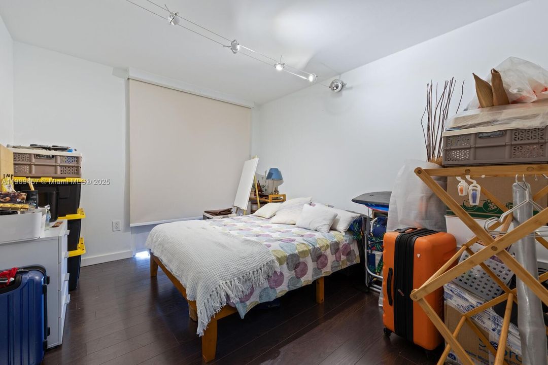 Active With Contract: $495,000 (2 beds, 2 baths, 1320 Square Feet)
