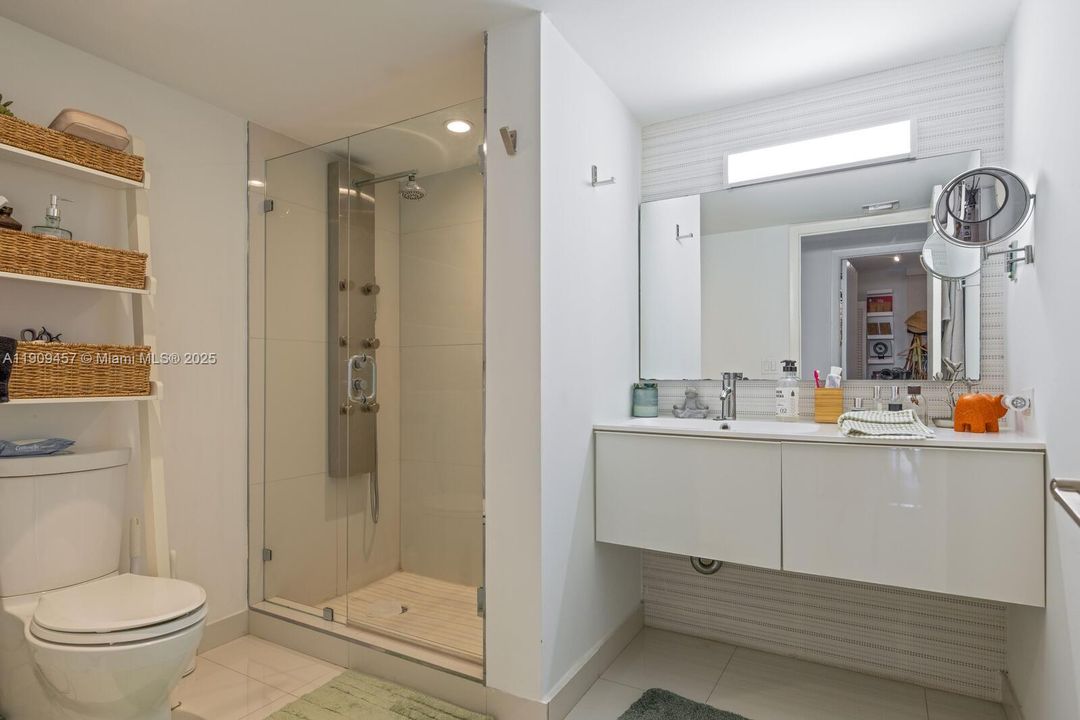 Active With Contract: $495,000 (2 beds, 2 baths, 1320 Square Feet)