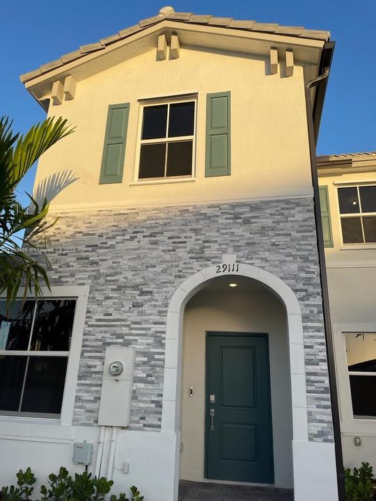 For Sale: $450,000 (3 beds, 2 baths, 1545 Square Feet)