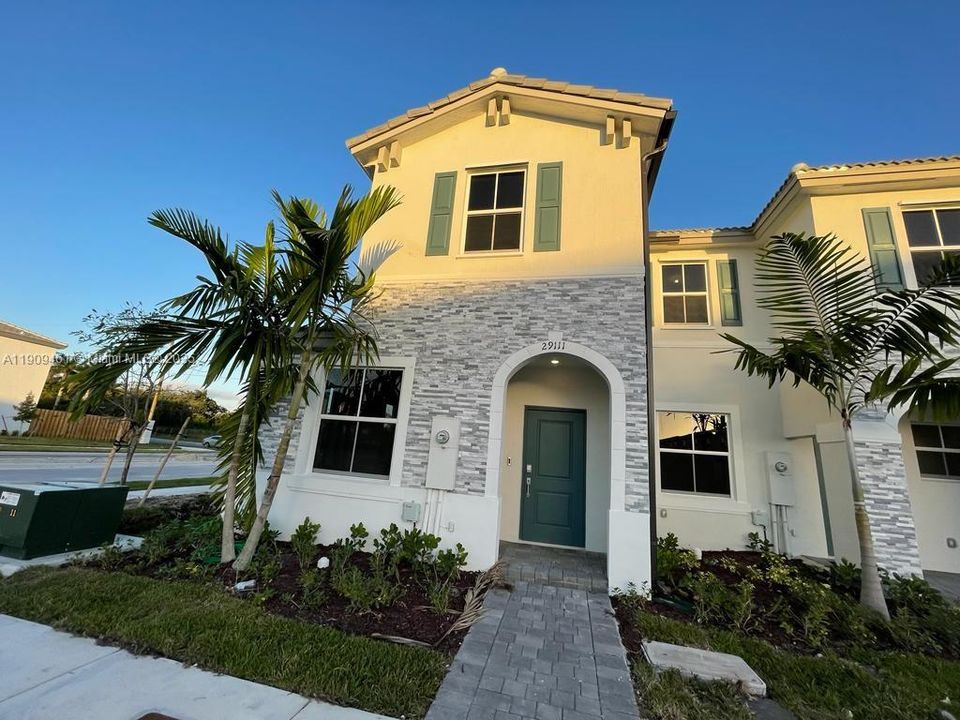 For Sale: $450,000 (3 beds, 2 baths, 1545 Square Feet)