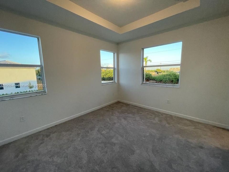 For Sale: $450,000 (3 beds, 2 baths, 1545 Square Feet)