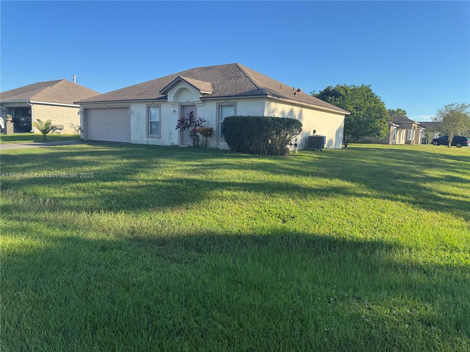 For Sale: $249,000 (3 beds, 2 baths, 1368 Square Feet)