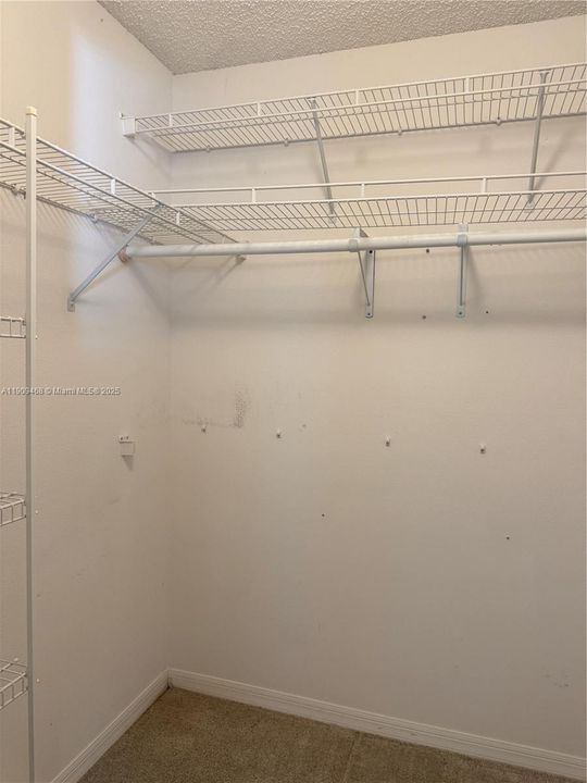 For Sale: $249,000 (3 beds, 2 baths, 1368 Square Feet)