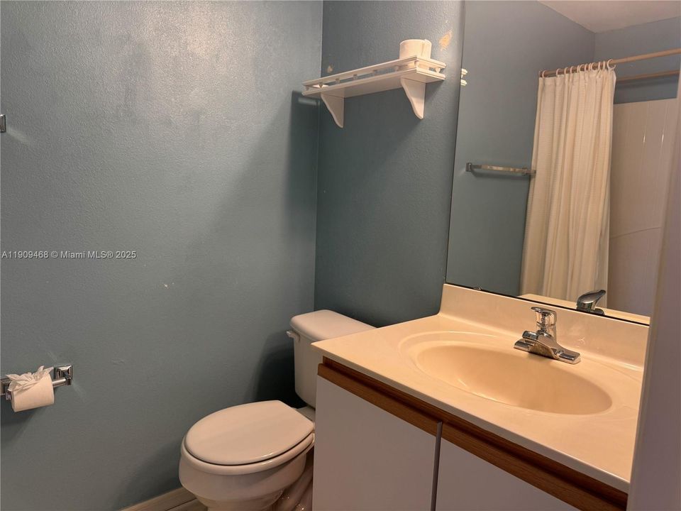 For Sale: $249,000 (3 beds, 2 baths, 1368 Square Feet)