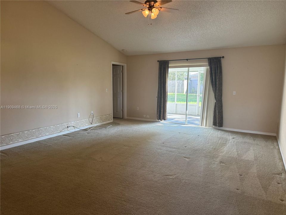 For Sale: $249,000 (3 beds, 2 baths, 1368 Square Feet)