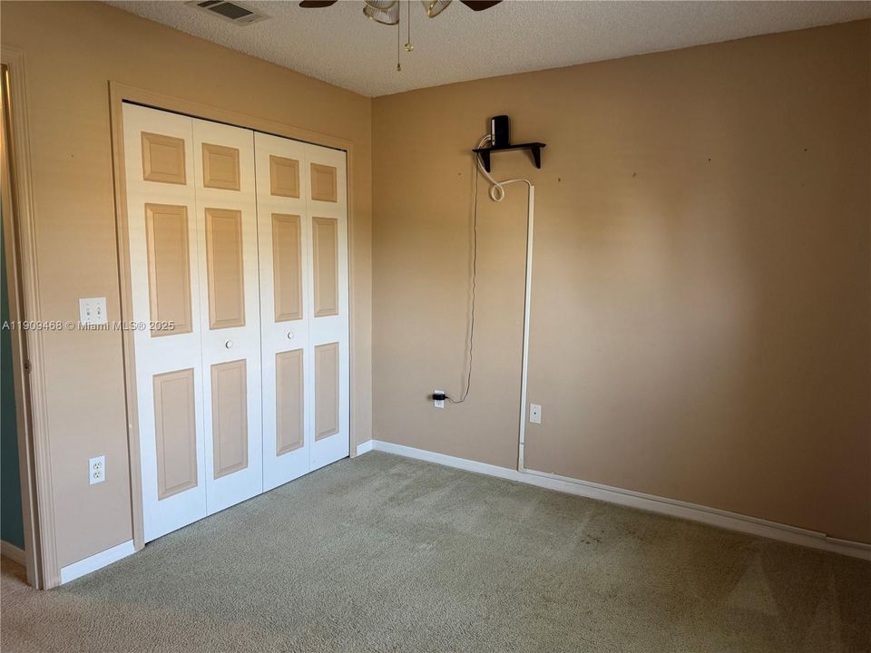 For Sale: $249,000 (3 beds, 2 baths, 1368 Square Feet)