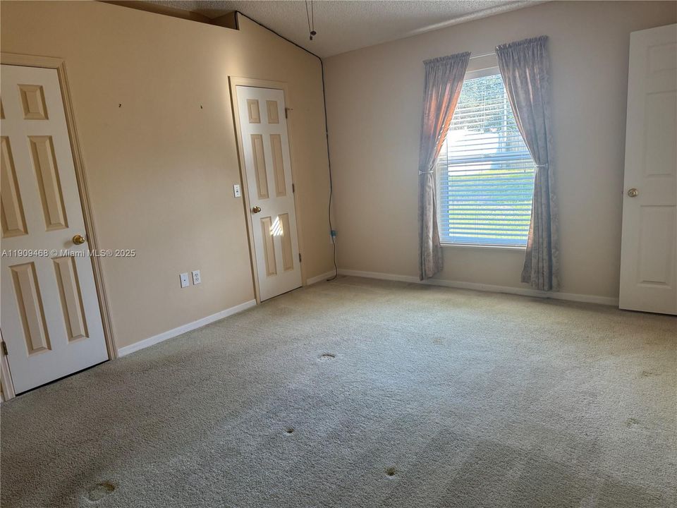 For Sale: $249,000 (3 beds, 2 baths, 1368 Square Feet)