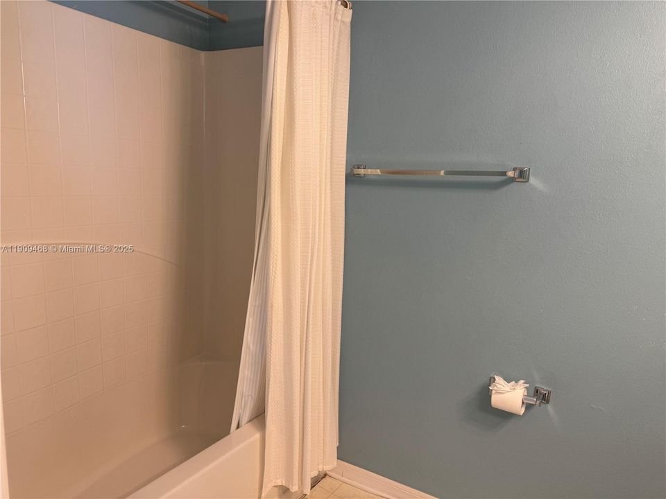 For Sale: $249,000 (3 beds, 2 baths, 1368 Square Feet)