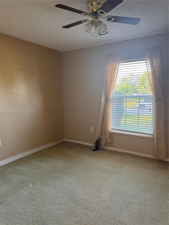 For Sale: $249,000 (3 beds, 2 baths, 1368 Square Feet)