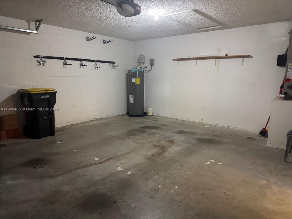 For Sale: $249,000 (3 beds, 2 baths, 1368 Square Feet)