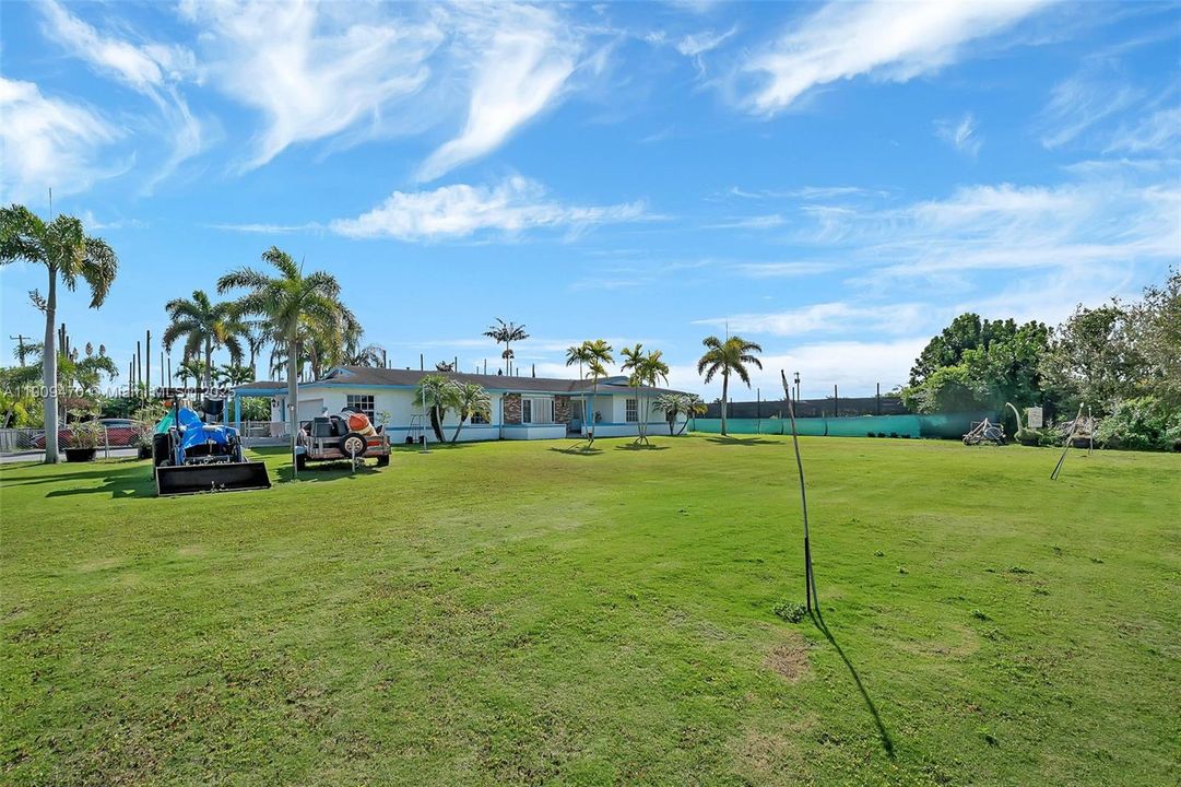 Active With Contract: $1,299,000 (4 beds, 2 baths, 3644 Square Feet)