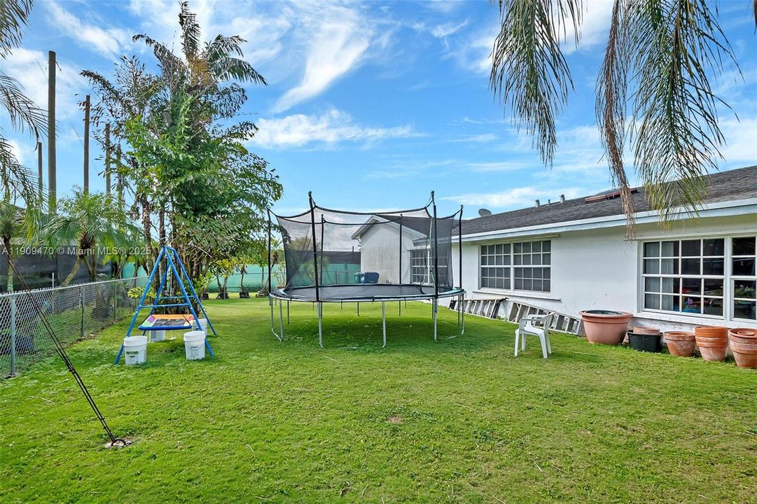 Active With Contract: $1,299,000 (4 beds, 2 baths, 3644 Square Feet)