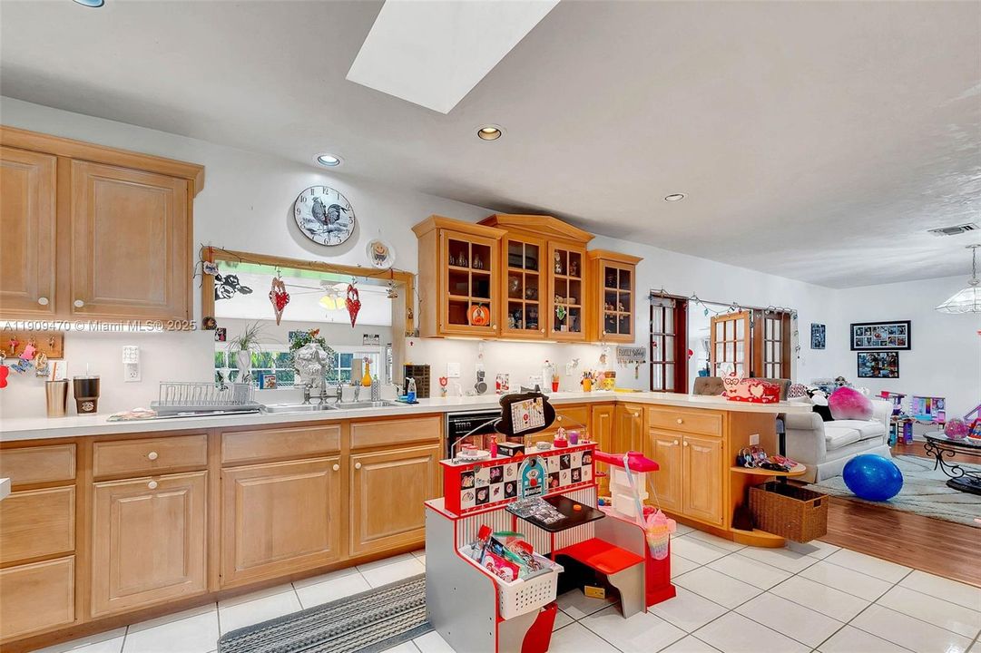 Active With Contract: $1,299,000 (4 beds, 2 baths, 3644 Square Feet)