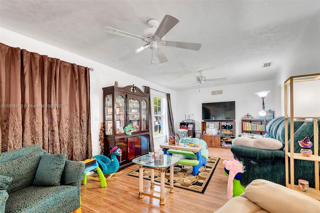 Active With Contract: $1,299,000 (4 beds, 2 baths, 3644 Square Feet)