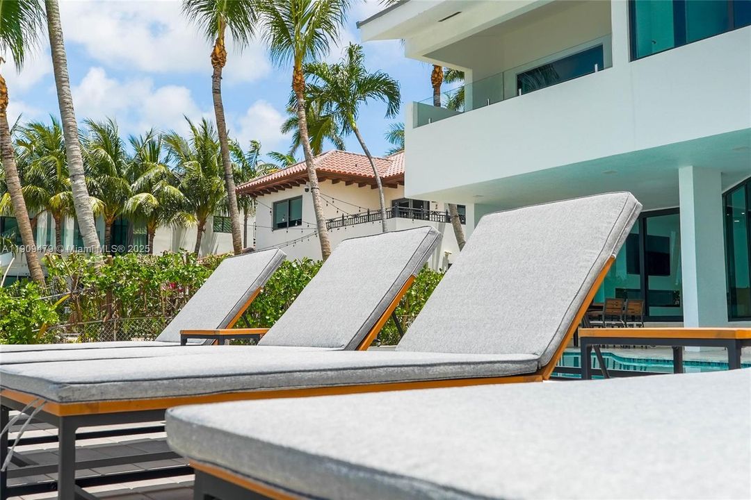 For Sale: $8,999,000 (5 beds, 4 baths, 3758 Square Feet)