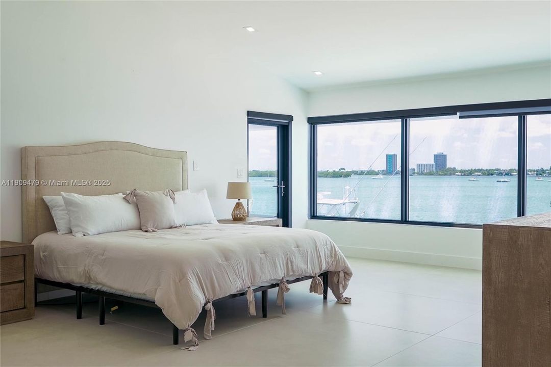 For Sale: $8,999,000 (5 beds, 4 baths, 3758 Square Feet)