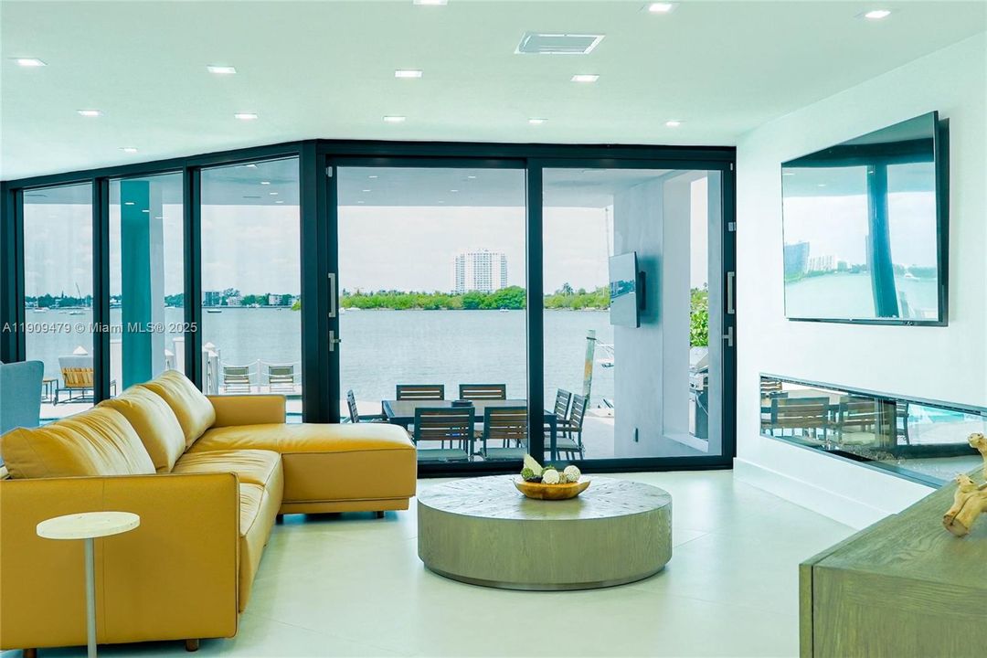 For Sale: $8,999,000 (5 beds, 4 baths, 3758 Square Feet)