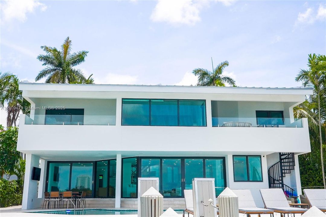 For Sale: $8,999,000 (5 beds, 4 baths, 3758 Square Feet)