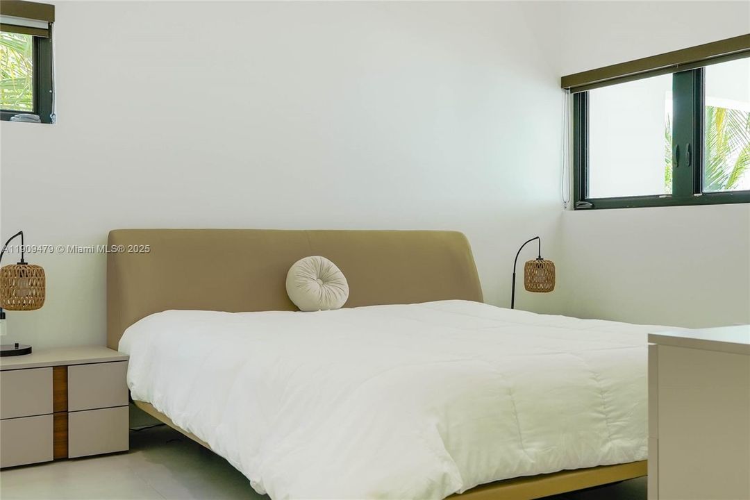 For Sale: $8,999,000 (5 beds, 4 baths, 3758 Square Feet)