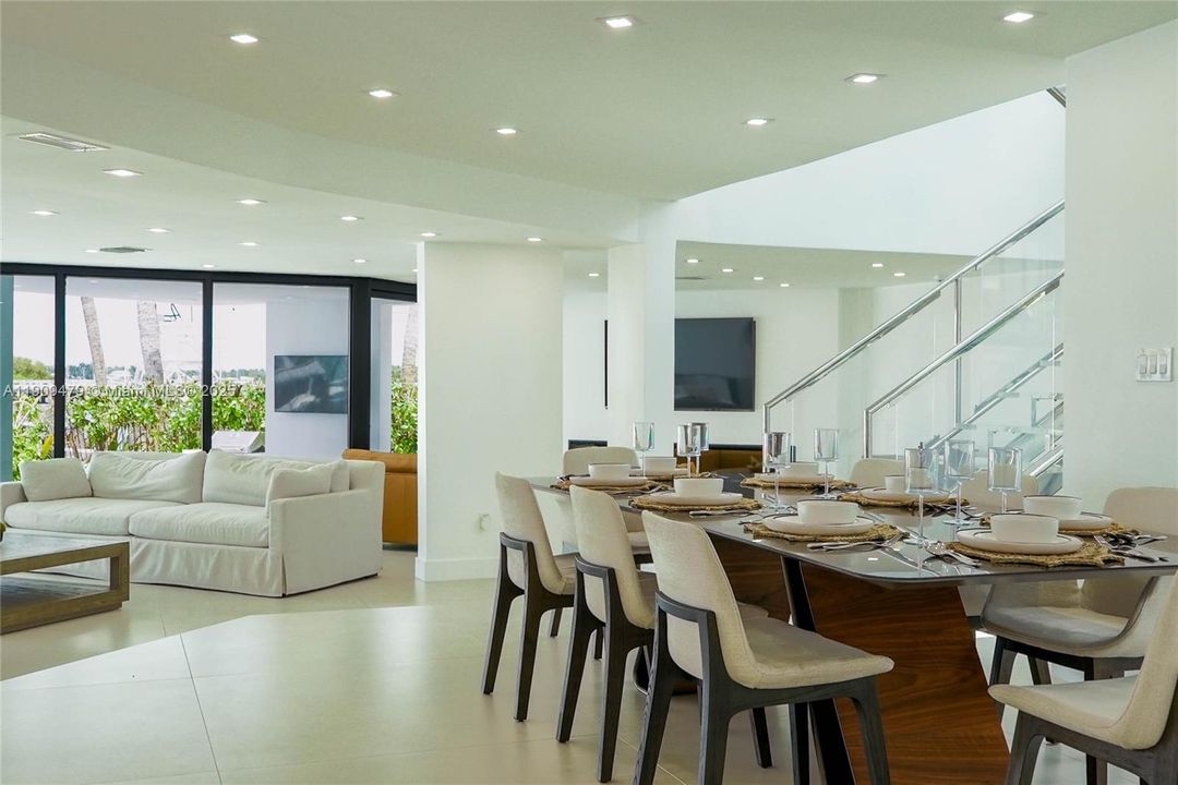 For Sale: $8,999,000 (5 beds, 4 baths, 3758 Square Feet)