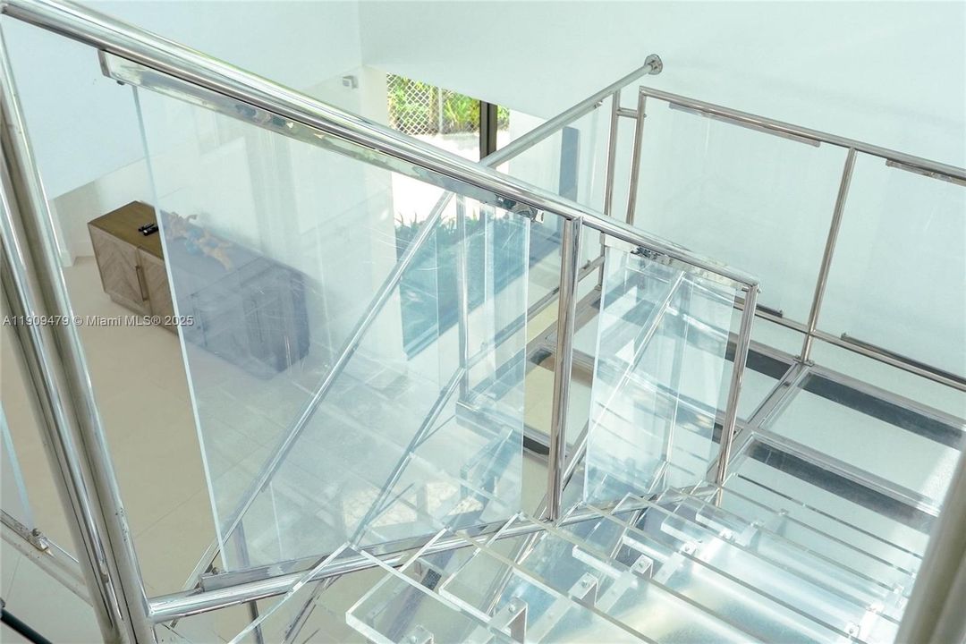 For Sale: $8,999,000 (5 beds, 4 baths, 3758 Square Feet)