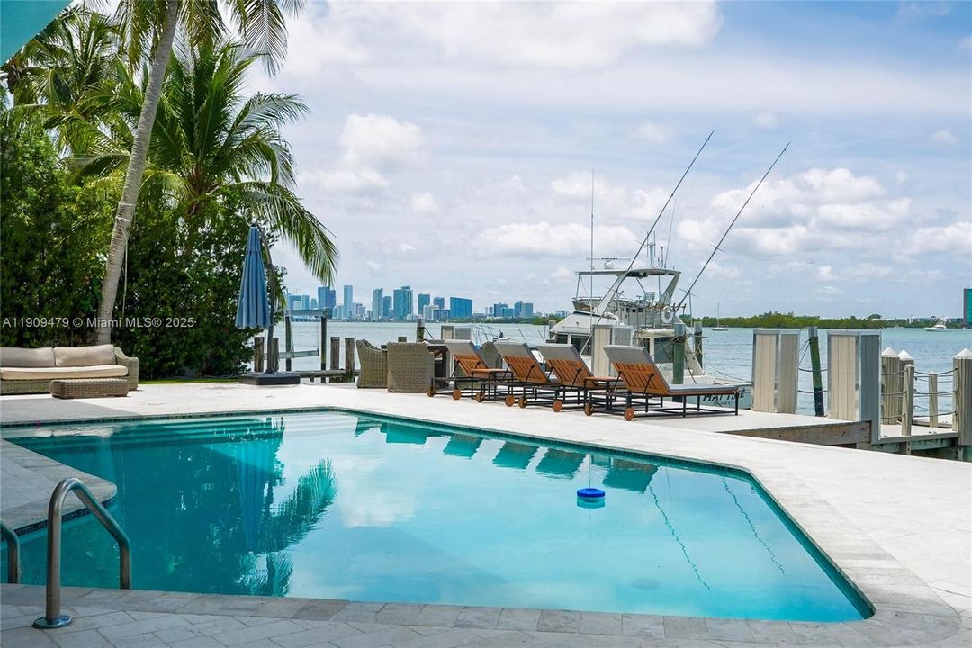 For Sale: $8,999,000 (5 beds, 4 baths, 3758 Square Feet)