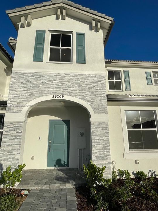 For Sale: $450,000 (3 beds, 2 baths, 1413 Square Feet)