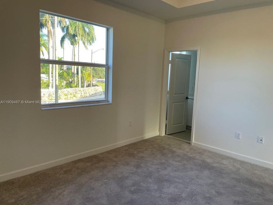 For Sale: $450,000 (3 beds, 2 baths, 1413 Square Feet)